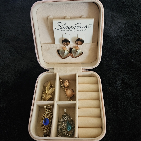 Elegant Tan Jewelry Box - Picture 2 of 2